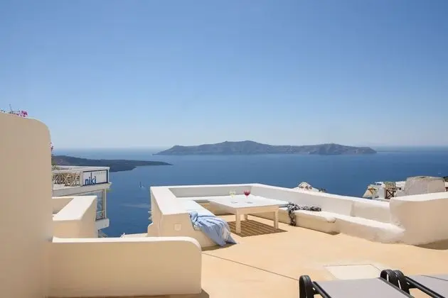 Superior Suite with Caldera View and Private Jacuzzi