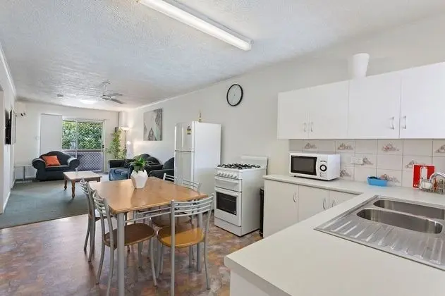 Standard Süit, Birden Çok Yatak Odası, Sigara İçilmez, Mutfak (Large 3 bedroom self cont)