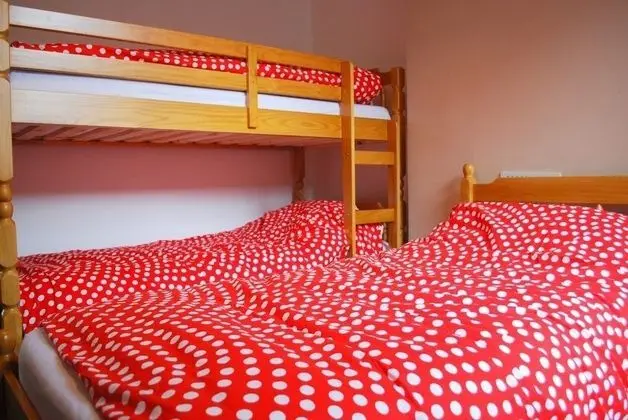 Üç Kişilik Oda, Ortak Banyo