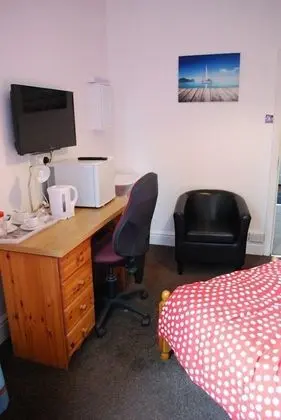 Üç Kişilik Oda, Ortak Banyo