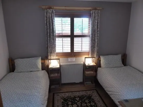 İki Ayrı Yataklı Oda, Banyolu/Duşlu