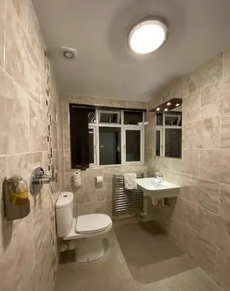 Tek Büyük Yataklı Oda, Banyolu/Duşlu