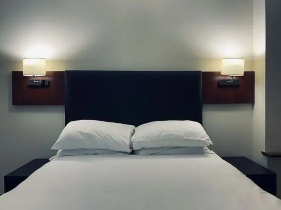 Tek Büyük Yataklı Oda, Ortak Banyo