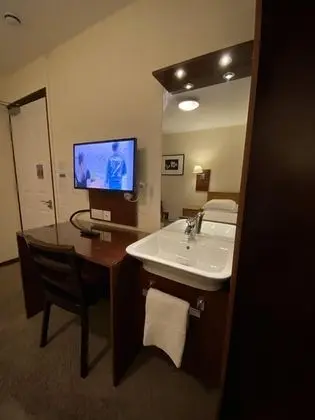 Tek Büyük Yataklı Oda, Ortak Banyo