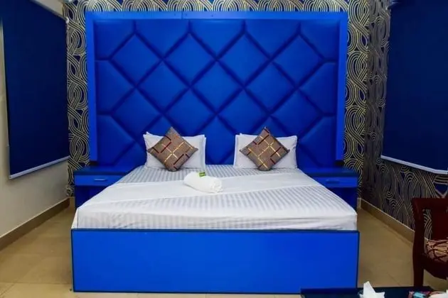 Deluxe Tek Büyük Yataklı Oda