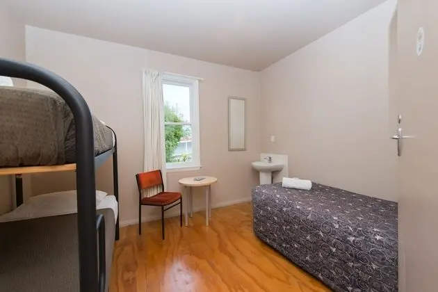 Basic İki Ayrı Yataklı Oda, Ortak Banyo