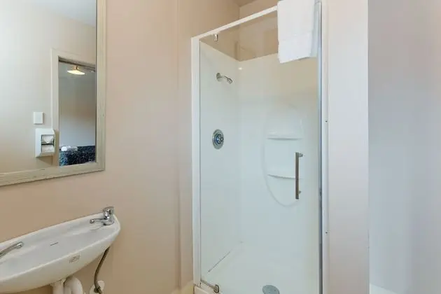 Economy Üç Kişilik Oda, Özel Banyo