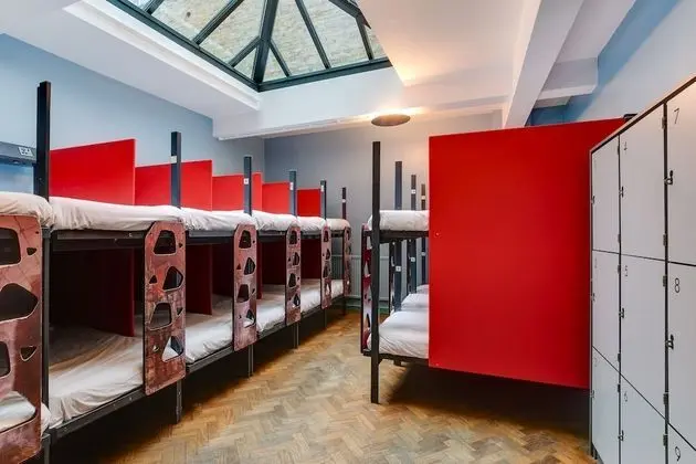 Bed in 18-bed Mixed Dorm, Shared Bathroom