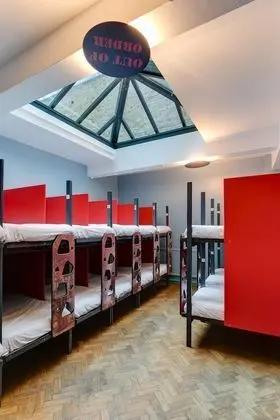 Bed in 18-bed Mixed Dorm, Shared Bathroom