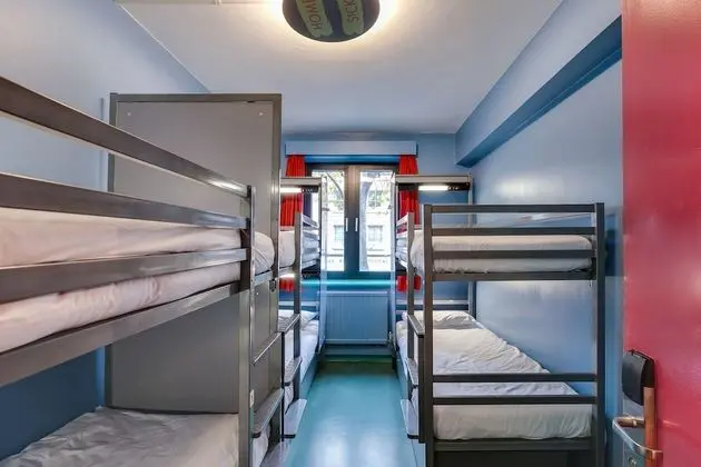 Bed in 4-6-bed Mixed Dorm, Shared Bathroom