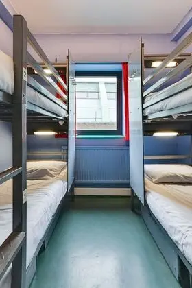 Bed in 4-6-bed Mixed Dorm, Shared Bathroom