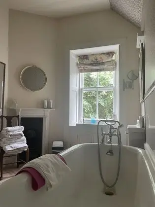 Tek Büyük veya İki Ayrı Yataklı Oda, Banyolu/Duşlu