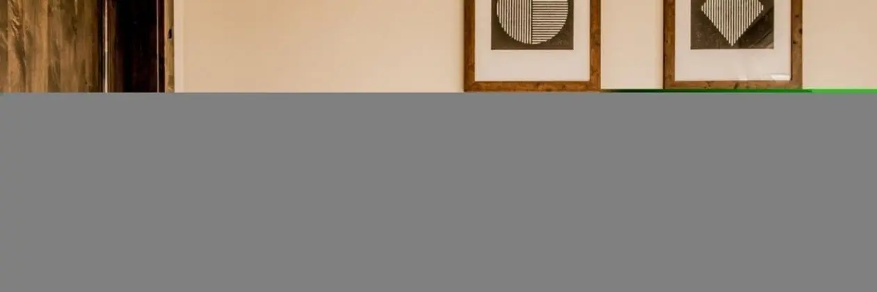 Ev