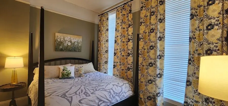 Single King - Room 8