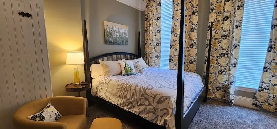Single King - Room 8