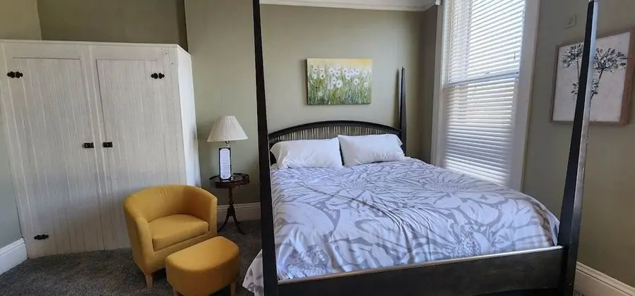 Single King - Room 8