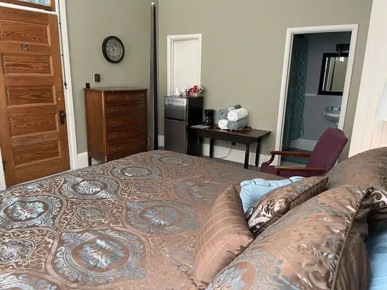 Single King - Room 8