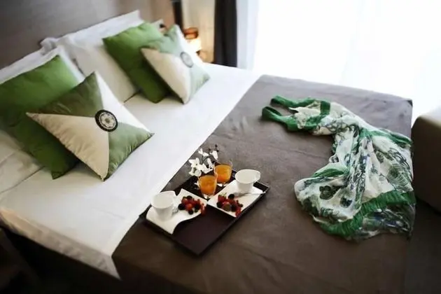 Tek Büyük veya İki Ayrı Yataklı Oda, Balkon, Deniz Manzaralı