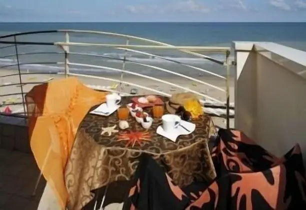 Üç Kişilik Oda, Balkon, Deniz Manzaralı