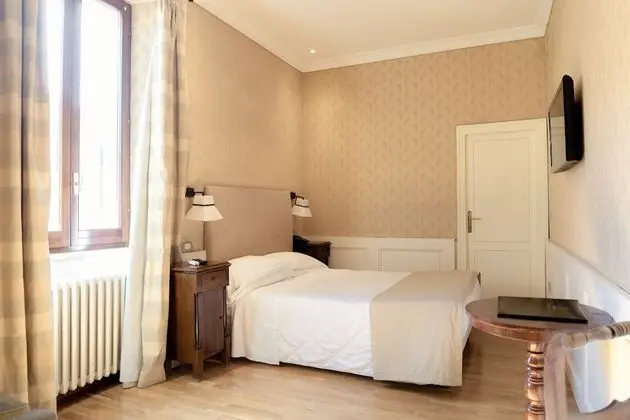 Classic Tek Büyük Yataklı Oda