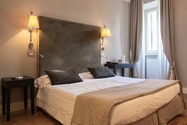 Classic Tek Büyük Yataklı Oda