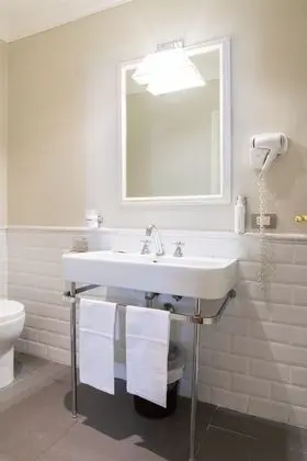 Classic Tek Büyük Yataklı Oda