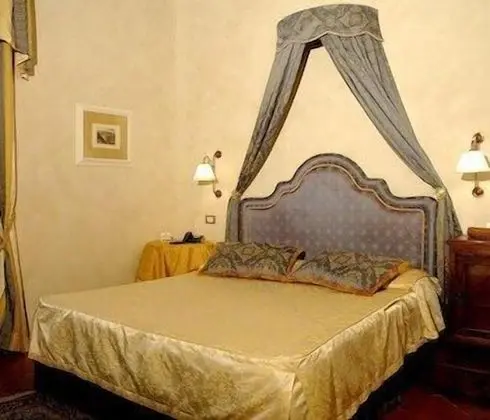 Romantic Tek Büyük Yataklı Oda