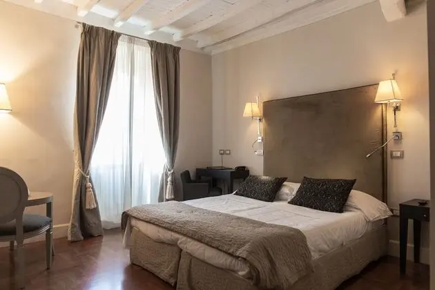 Romantic Tek Büyük Yataklı Oda