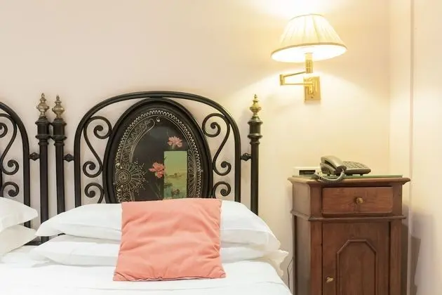 Romantic Tek Büyük Yataklı Oda