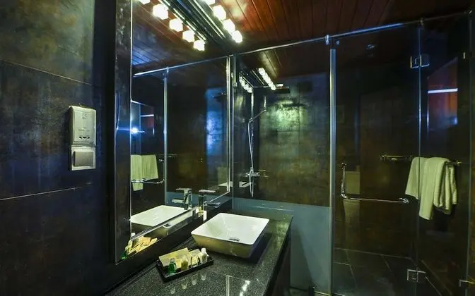 Luxury Tek Büyük Yataklı Oda, 1 En Büyük (King) Boy Yatak ve Çekyat, Kişiye Özel Havuzlu