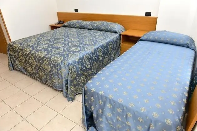 Classic Üç Kişilik Oda