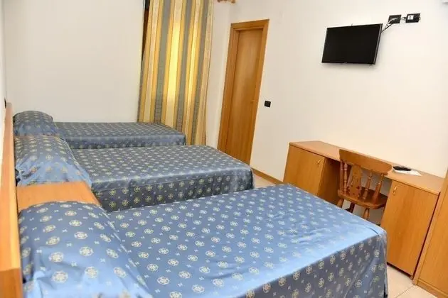 Classic Üç Kişilik Oda