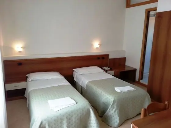 Standard Tek Büyük veya İki Ayrı Yataklı Oda