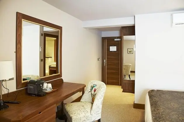 Tek Büyük Yataklı Oda (1 King Bed + 1 Single Bed)