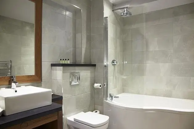 Tek Büyük Yataklı Oda (1 King Bed + 1 Single Bed)