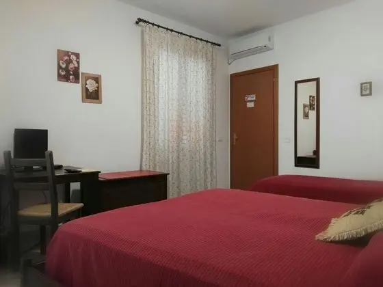 Standard Tek Büyük veya İki Ayrı Yataklı Oda, Veranda, Zemin Kat