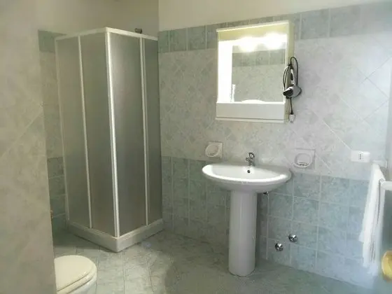 Standard Tek Büyük veya İki Ayrı Yataklı Oda, Veranda, Zemin Kat