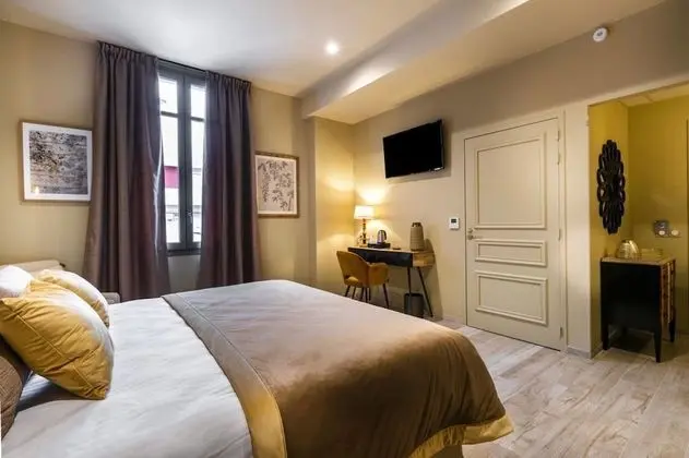 Comfort Tek Büyük Yataklı Oda