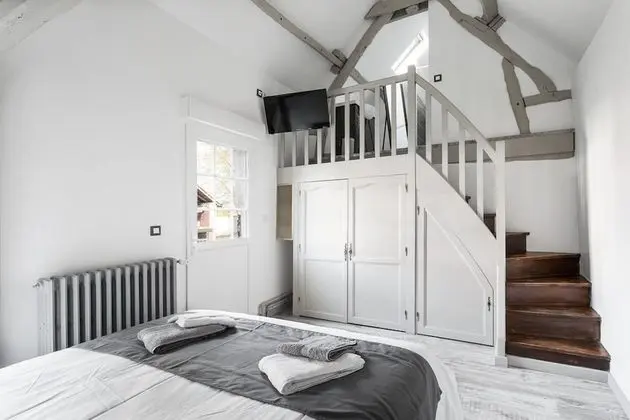 Tek Büyük Yataklı Oda (Chambre Mezzanine)