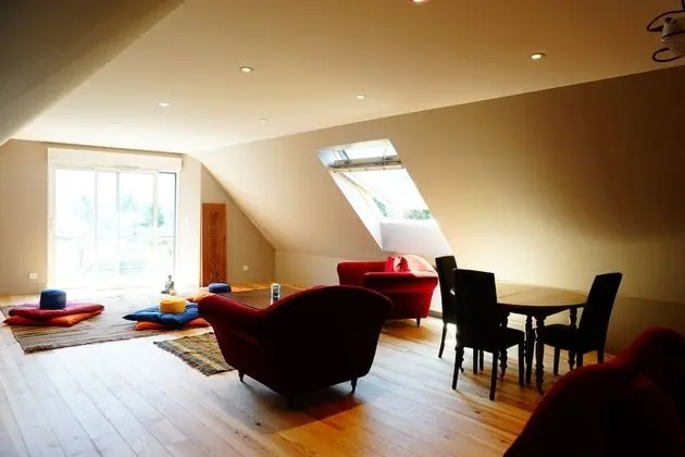 Tek Büyük veya İki Ayrı Yataklı Oda (Lustou)