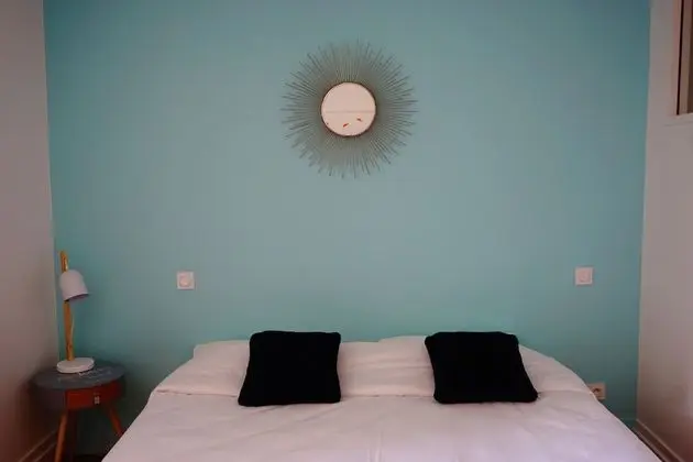 Tek Büyük veya İki Ayrı Yataklı Oda (Lustou)