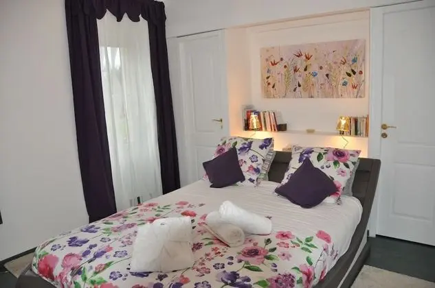 Romantic Tek Büyük Yataklı Oda (Sweetie)