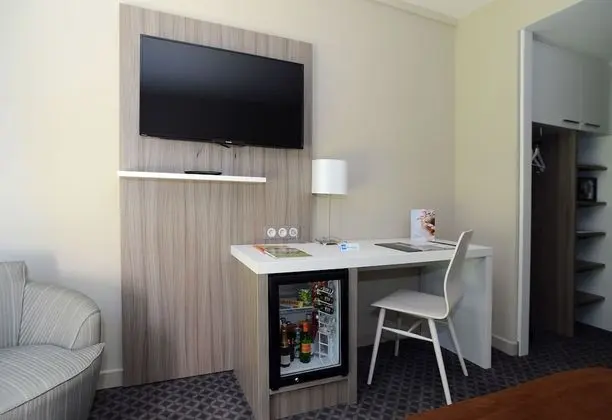 Premium Tek Büyük Yataklı Oda