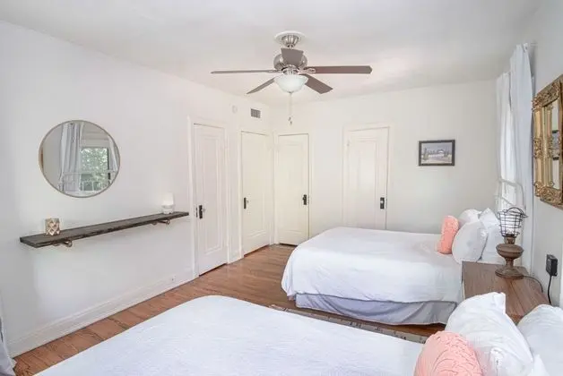 Ev (4 Bedrooms)