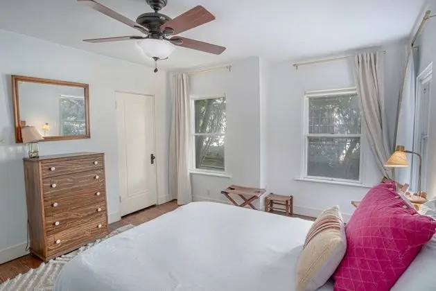 Ev (4 Bedrooms)