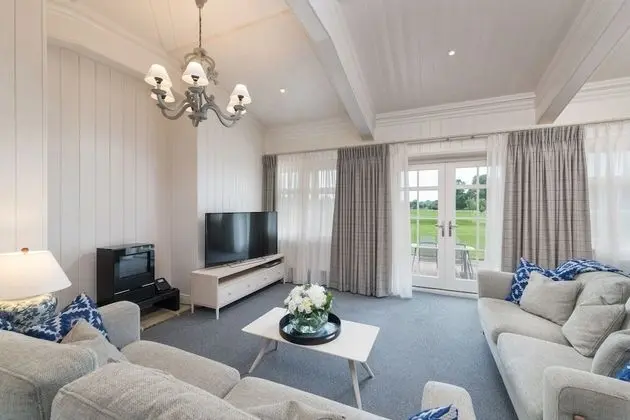 Deluxe Kır Evi, Banyolu/Duşlu, Golf Manzaralı