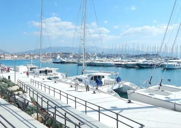 Apart Daire, 1 Büyük (Queen) Boy Yatak