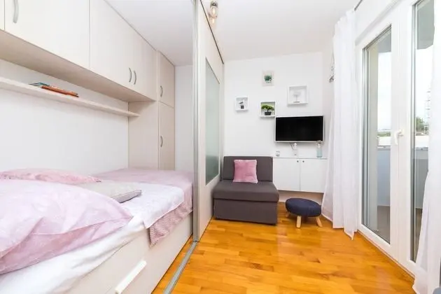 Apart Daire, 1 Büyük (Queen) Boy Yatak