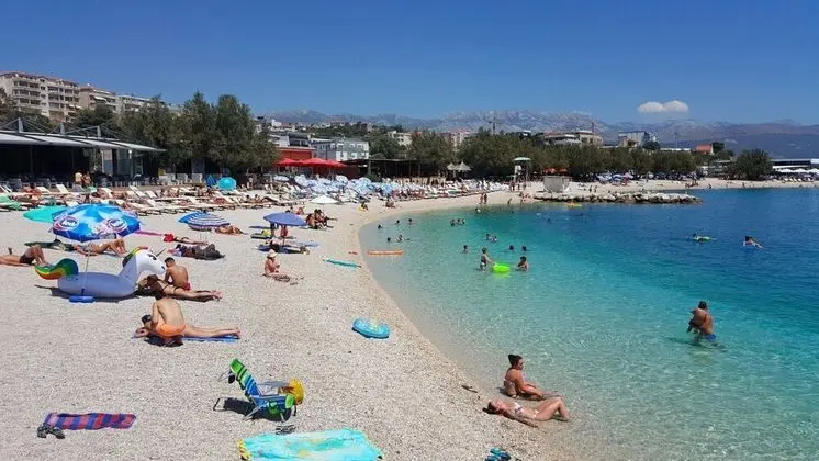 Apart Daire, 1 Büyük (Queen) Boy Yatak