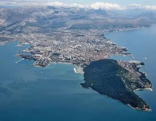 Apart Daire, 1 Büyük (Queen) Boy Yatak